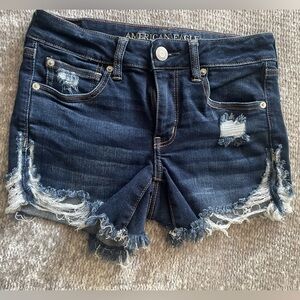 Women’s American Eagle Midi Next Level Stretch size 6 distressed shorts